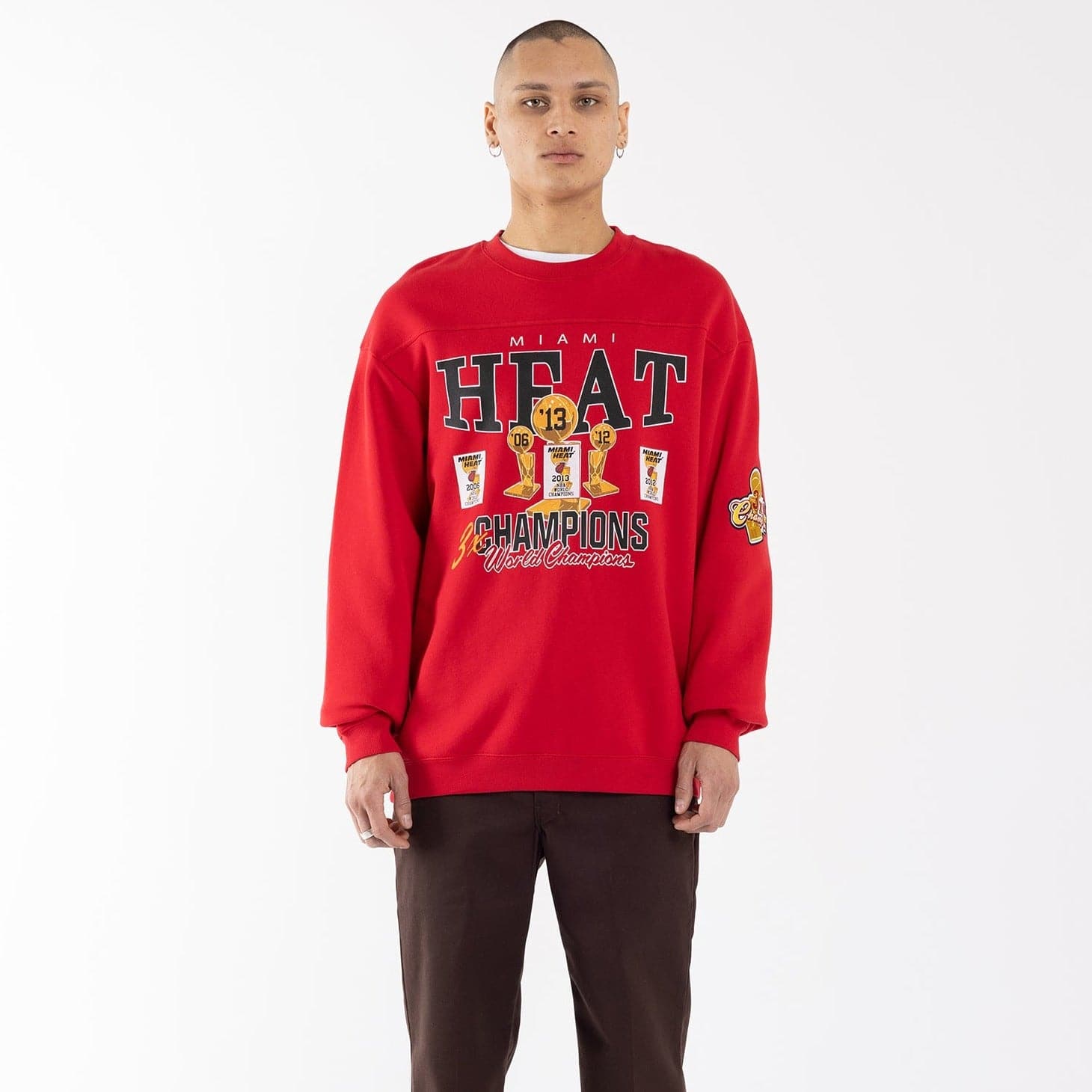 Mitchell And Ness Jumpers Miami Heat Mitchell & Ness NBA World Champs Vintage Crew Jumper - Faded Red