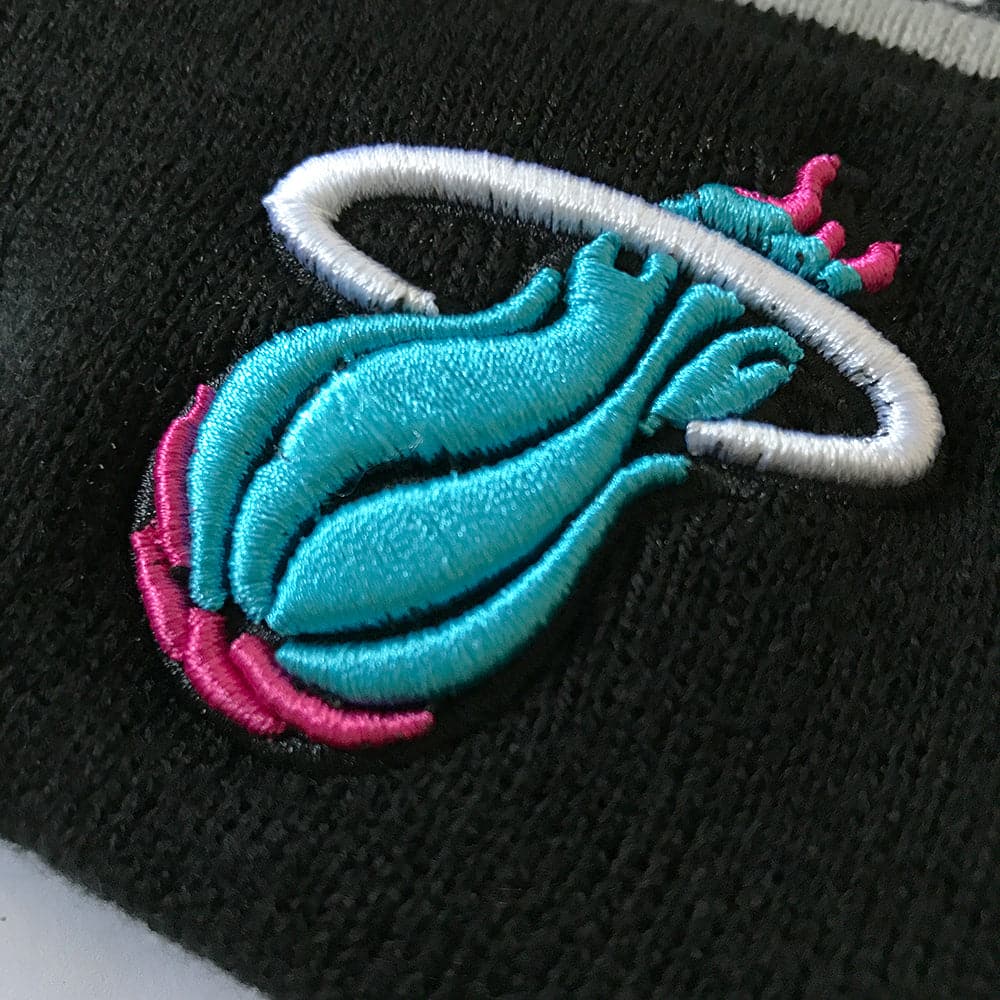 New Era Beanies Miami Heat New Era NBA Grey Stripe Knit Beanie - Black