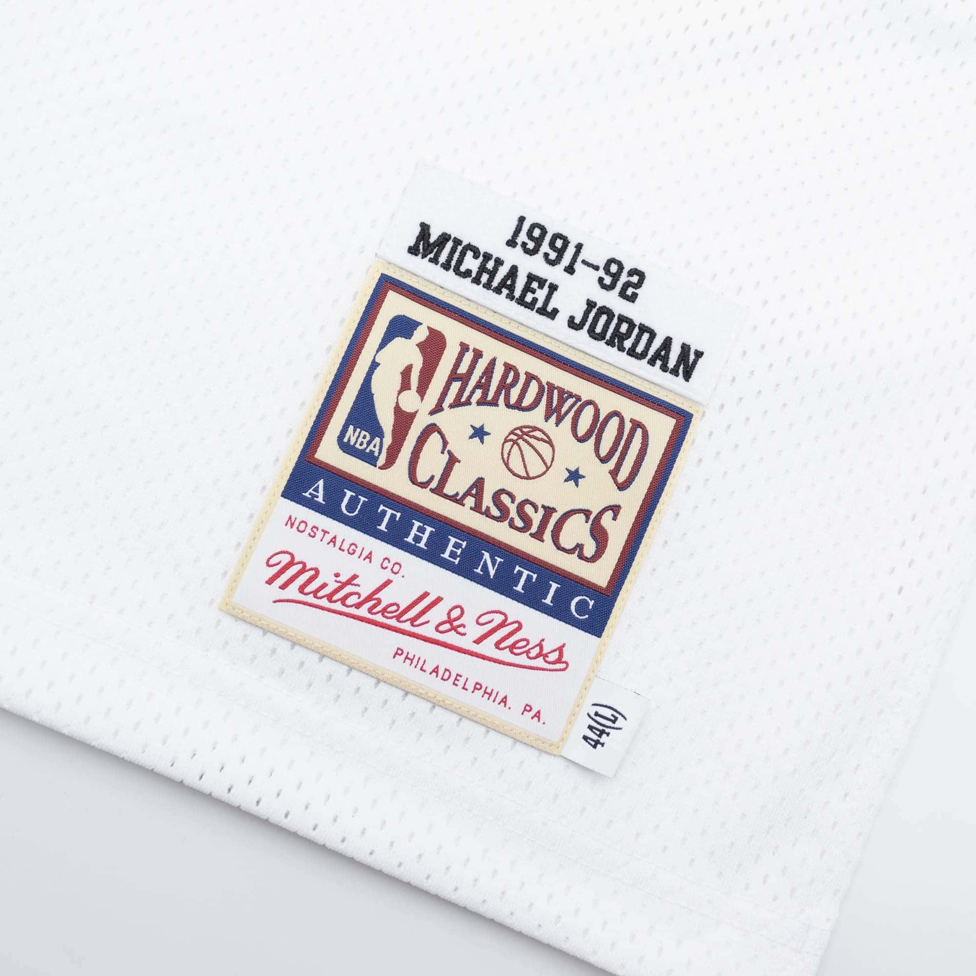 Mitchell And Ness Jerseys Michael Jordan Chicago Bulls Mitchell & Ness NBA 91-92 Home Authentic Jersey - White