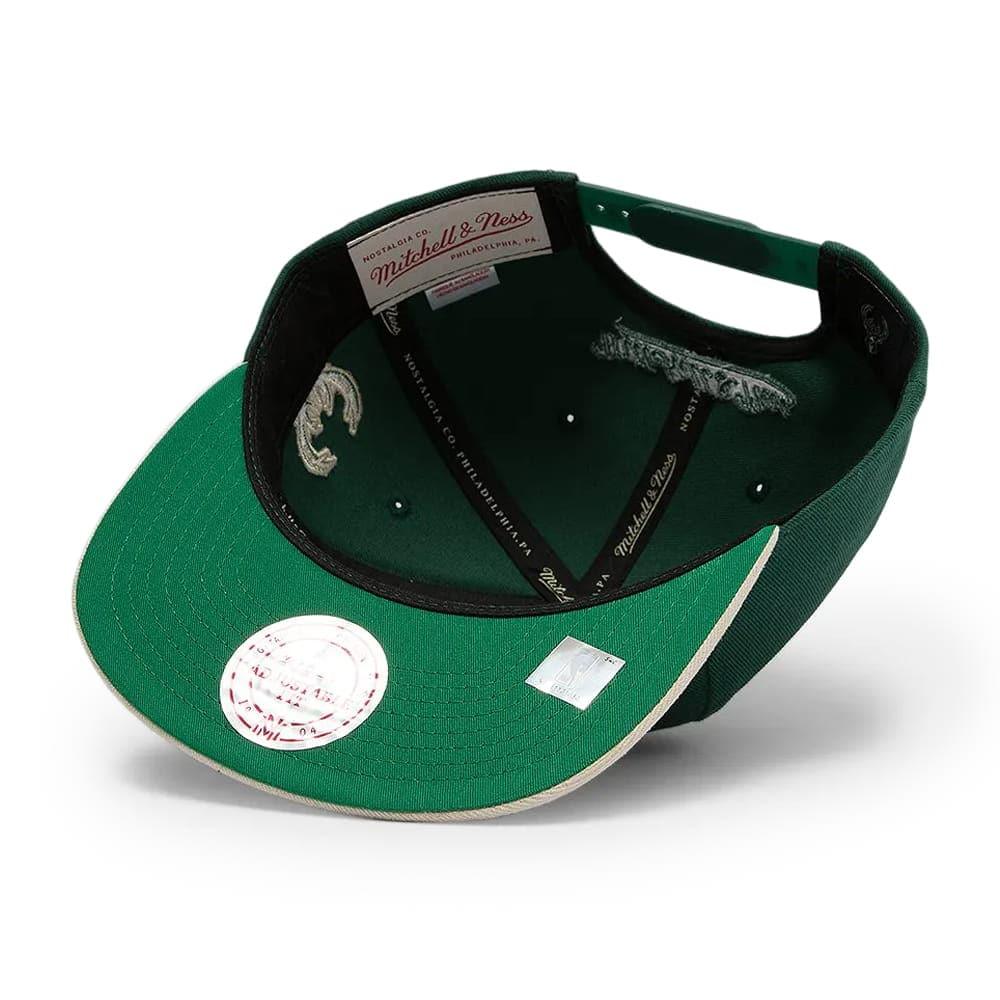 Mitchell And Ness Caps Milwaukee Bucks Mitchell & Ness NBA 2T Vintage Arch Deadstock Snapback Hat - Green