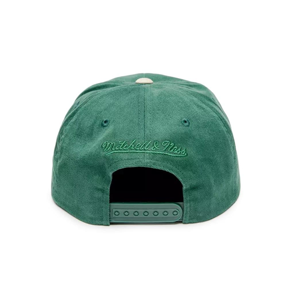 Mitchell And Ness Caps Milwaukee Bucks Mitchell & Ness NBA 2T Vintage Arch Deadstock Snapback Hat - Green