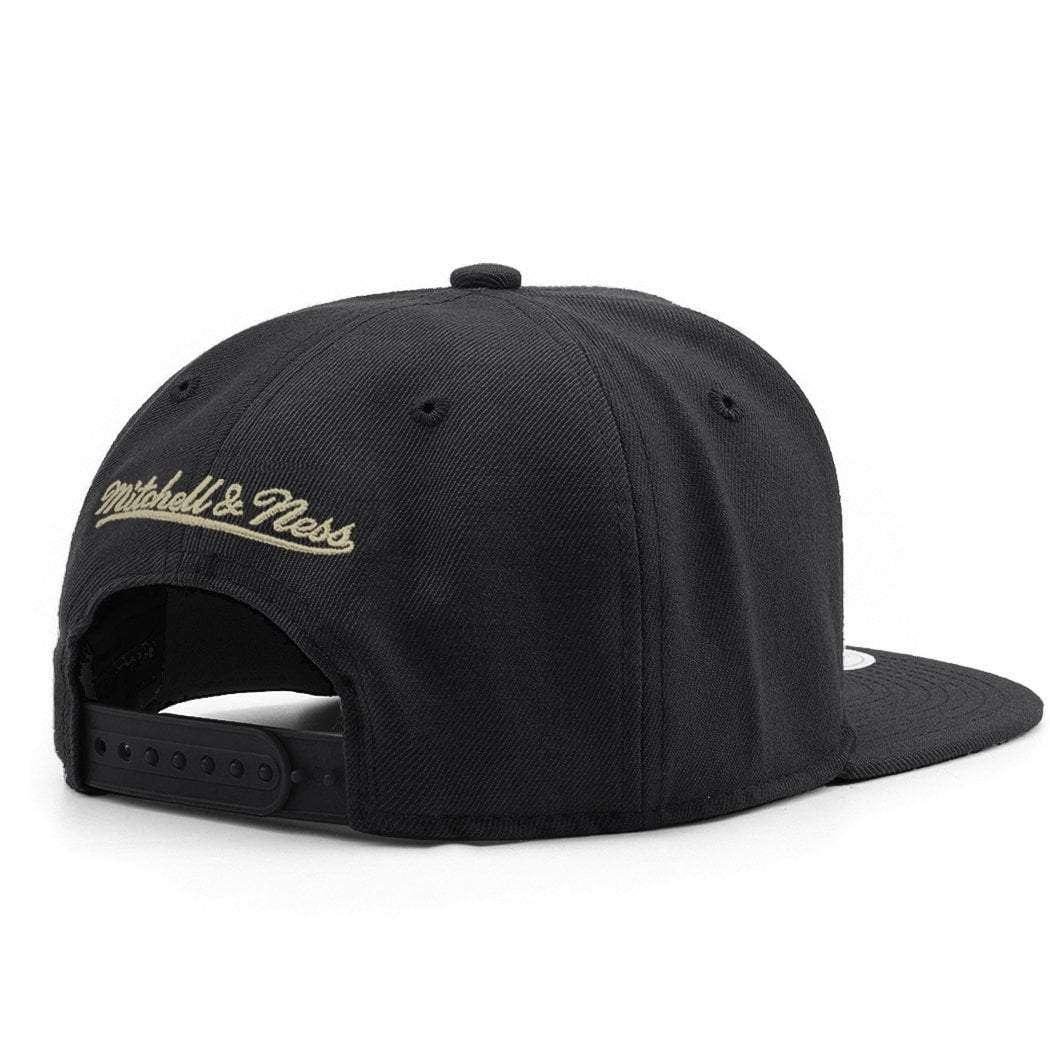 Mitchell And Ness Caps Milwaukee Bucks Mitchell & Ness NBA Team High Crown Snapback Hat - Black