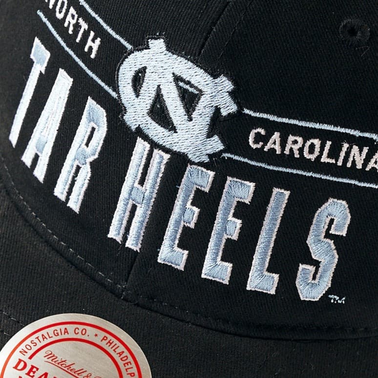 North Carolina Tar Heels Mitchell & Ness NCAA Tip Snapback Hat - Black