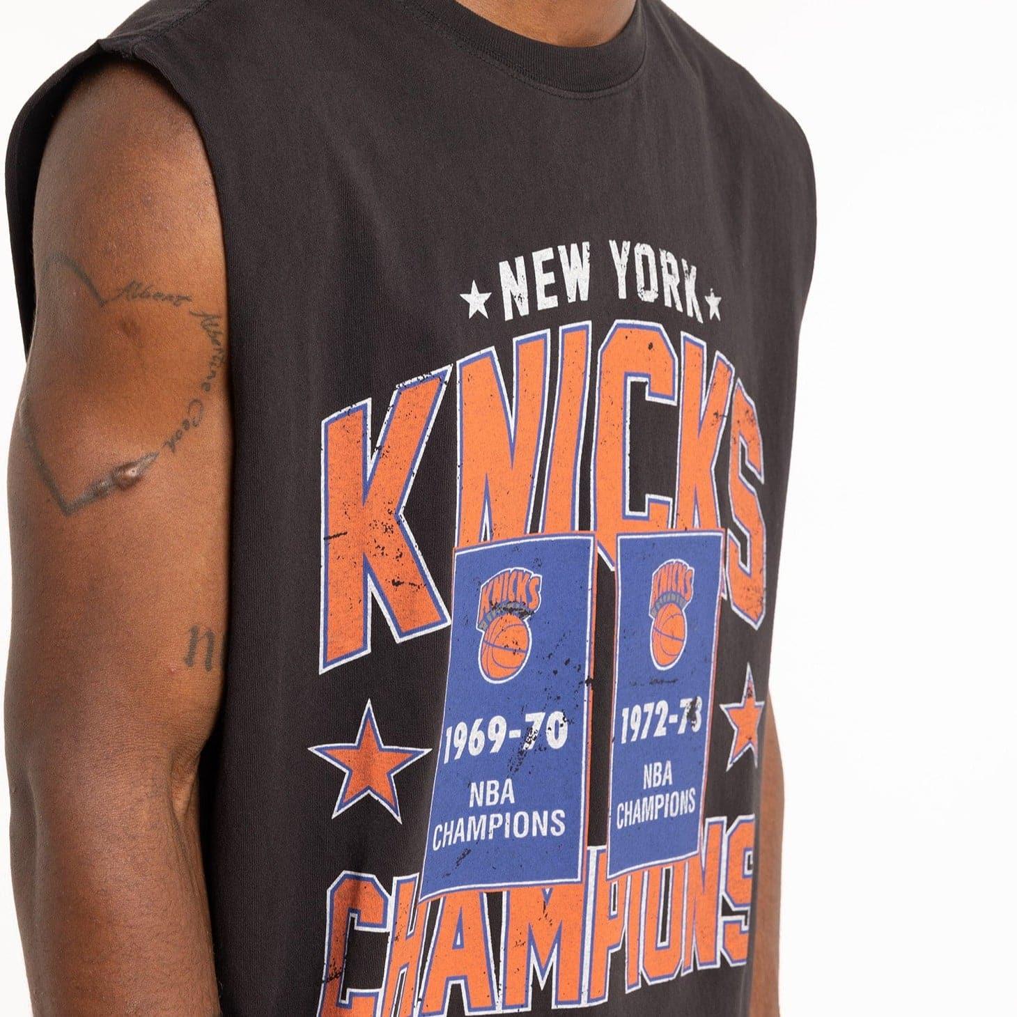 Mitchell And Ness T-Shirts New York Knicks Mitchell & Ness NBA Champs Arch Vintage Muscle T-Shirt - Faded Black
