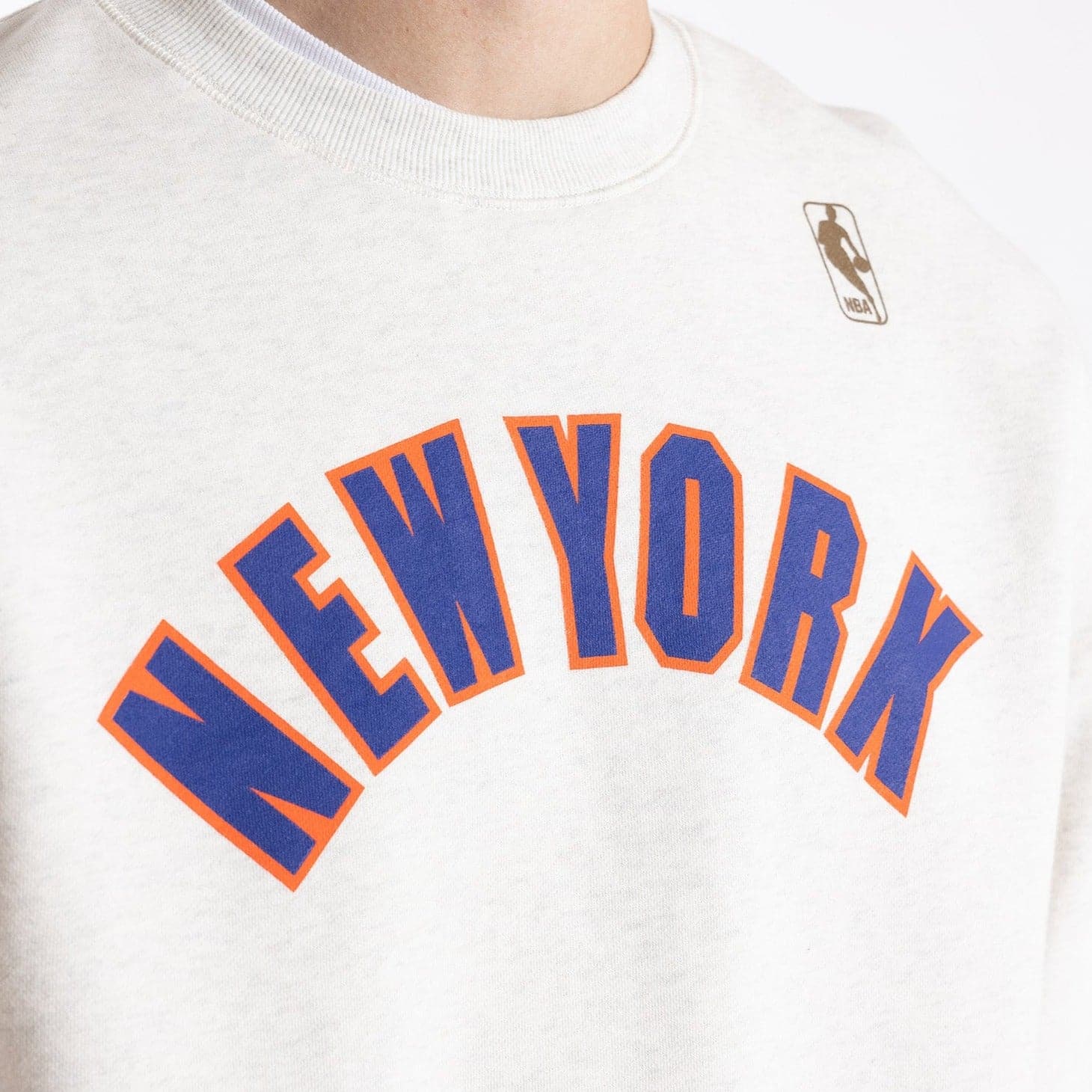 Mitchell And Ness Jumpers New York Knicks Mitchell & Ness NBA Wordmark Vintage Crew Jumper - White Marle