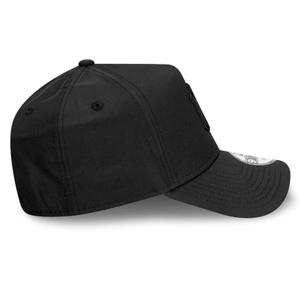 New Era Caps New York Yankees New Era MLB Black On Black Prolight 9FORTY A-Frame Curve Hat
