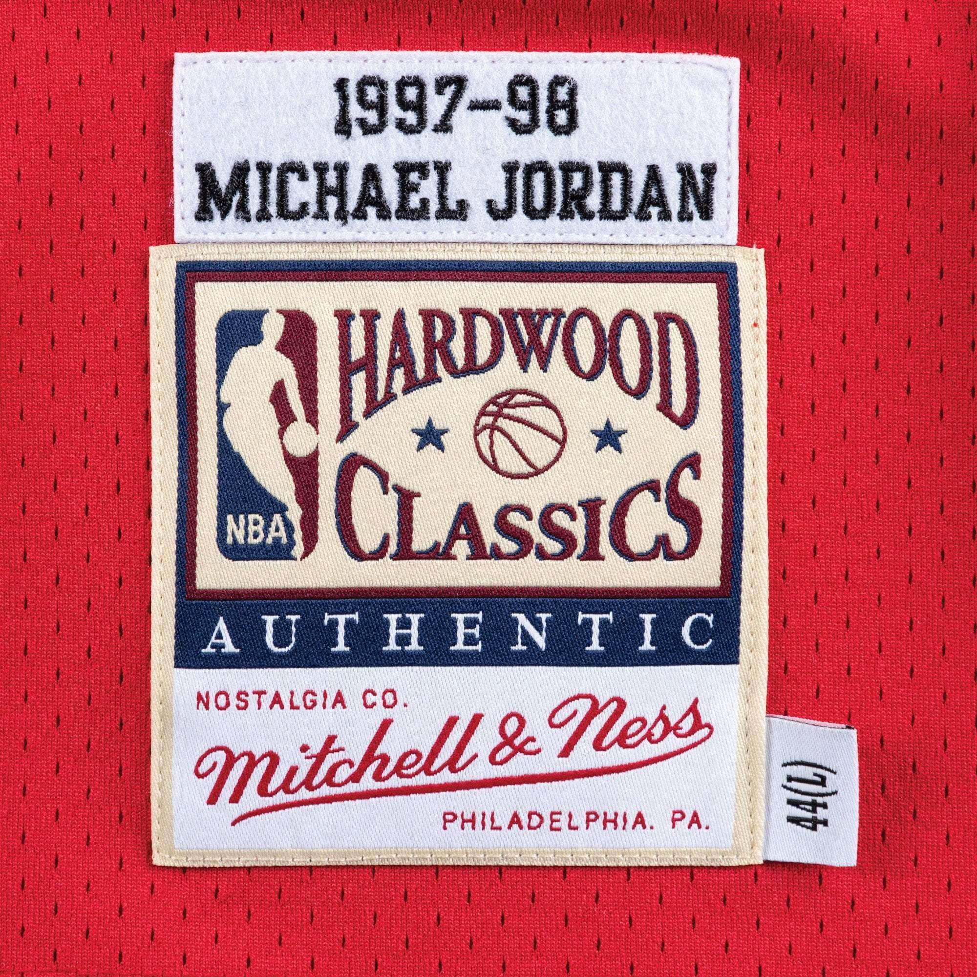 Michael Jordan Chicago Bulls Mitchell & Ness NBA Authentic Jersey - Red
