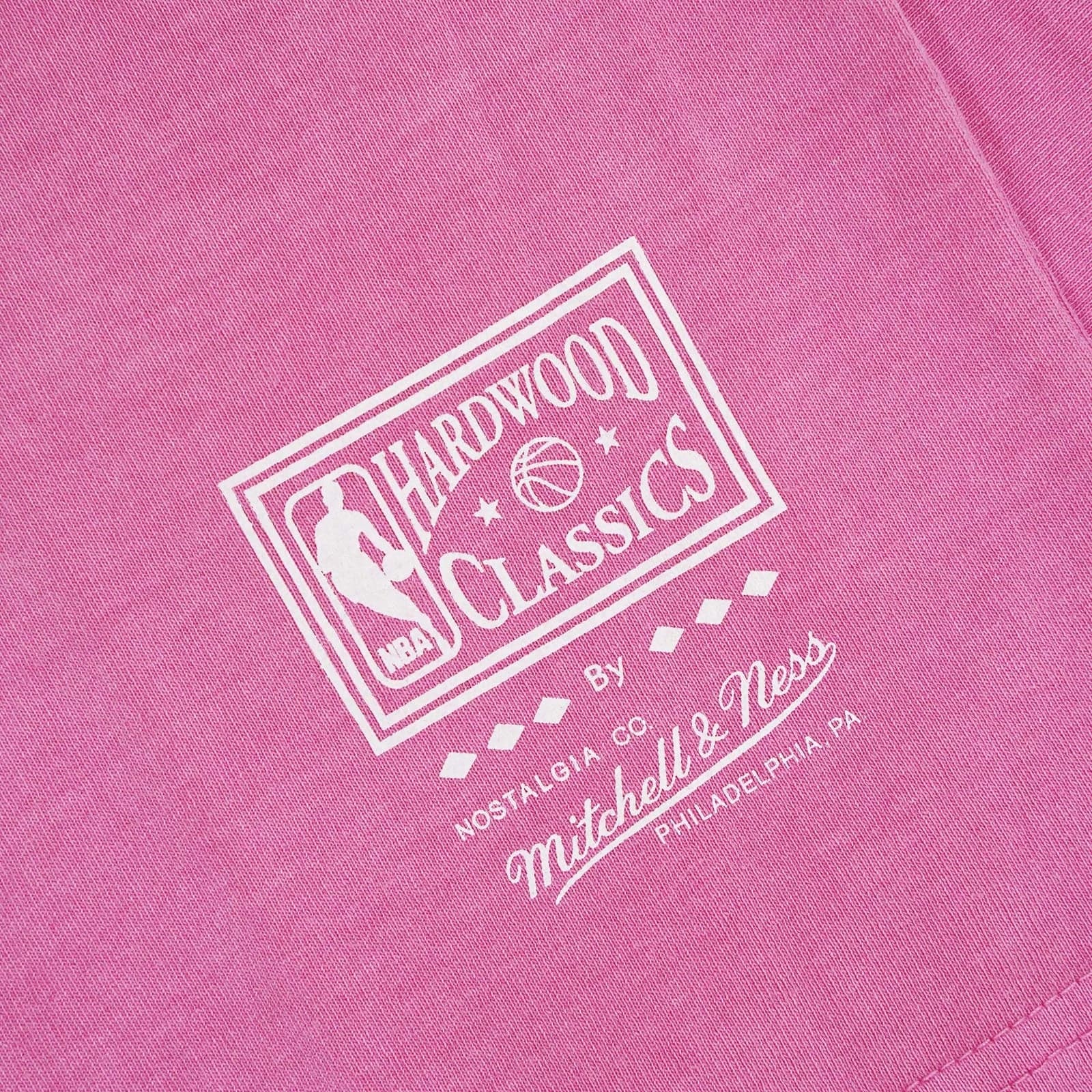 Mitchell And Ness T-Shirts San Antonio Spurs Mitchell & Ness NBA HWC Big Logo Vintage T-Shirt - Faded Pink