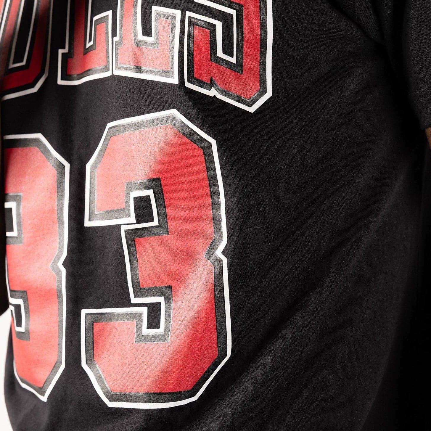 Mitchell And Ness T-Shirts Scottie Pippen Chicago Bulls Mitchell & Ness NBA Name & Number Vintage T-Shirt - Black