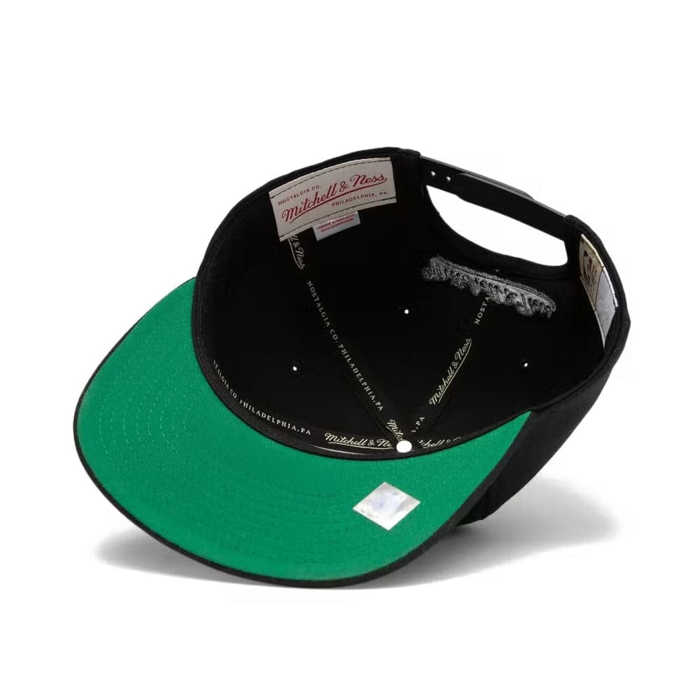 Mitchell And Ness Caps Tampa Bay Buccaneers Mitchell & Ness NFL Super Bowl Champs Deadstock Snapback Hat - Black