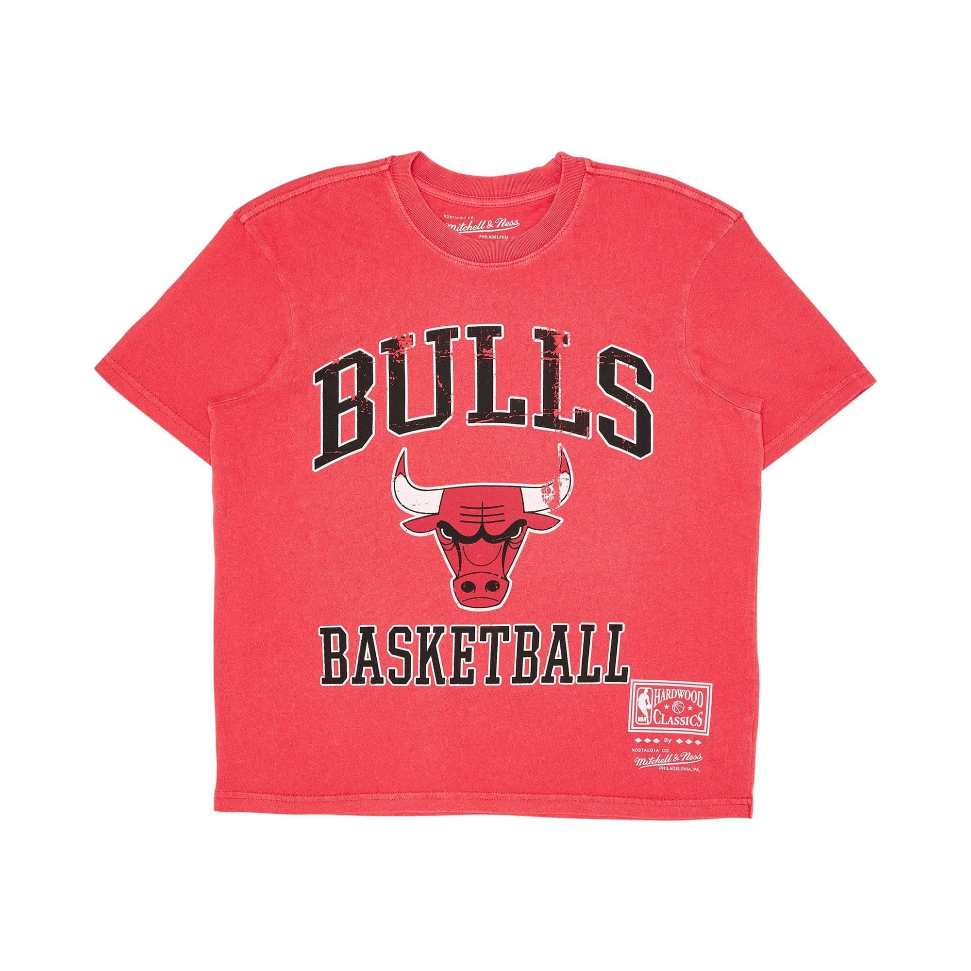 Mitchell And Ness T-Shirts Womens Chicago Bulls Mitchell & Ness NBA HWC Locker Room T-Shirt - Red