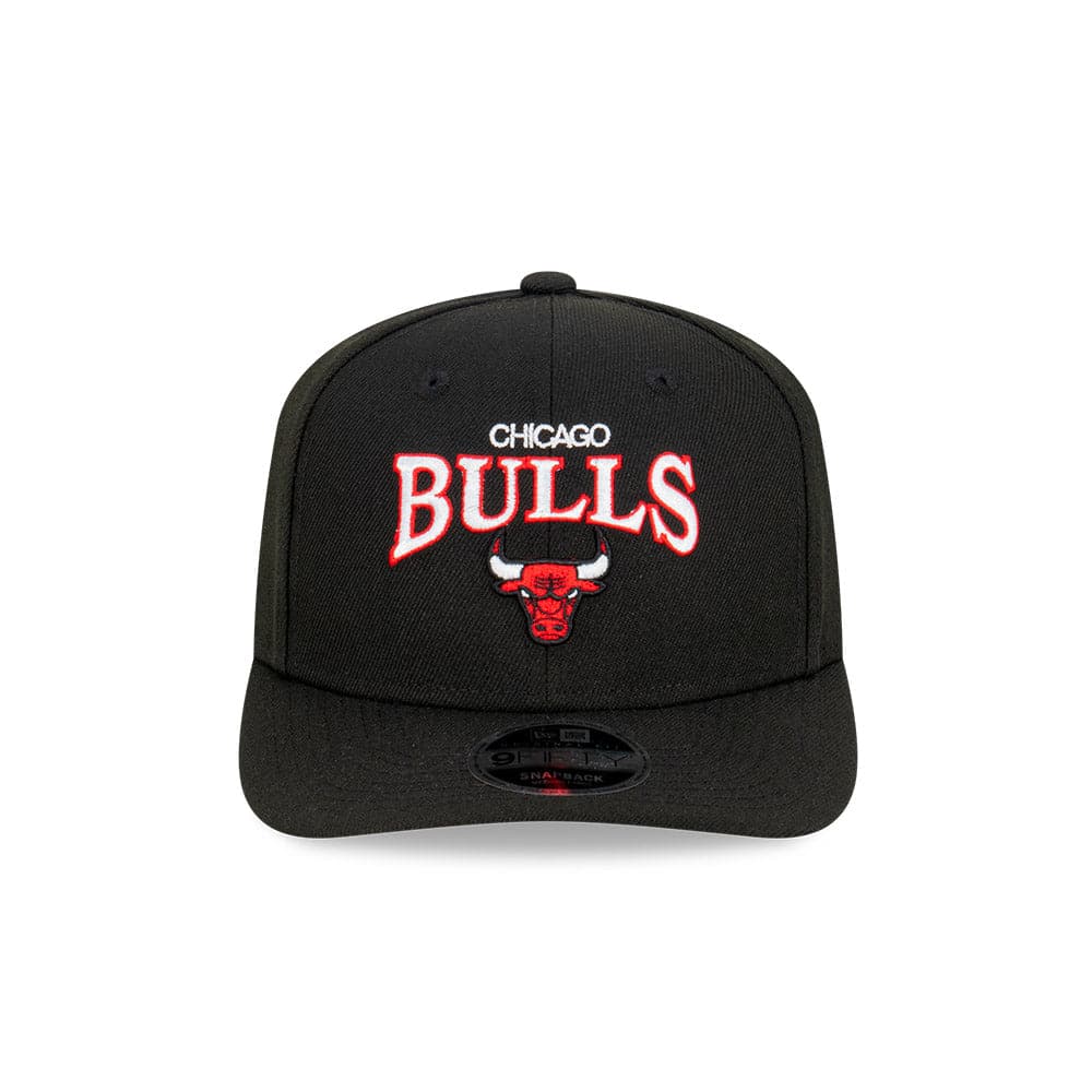 New Era Caps Youths Youths Chicago Bulls New Era NBA Team Arch Pre-Curved OF 9FIFTY Snapback Hat - Black